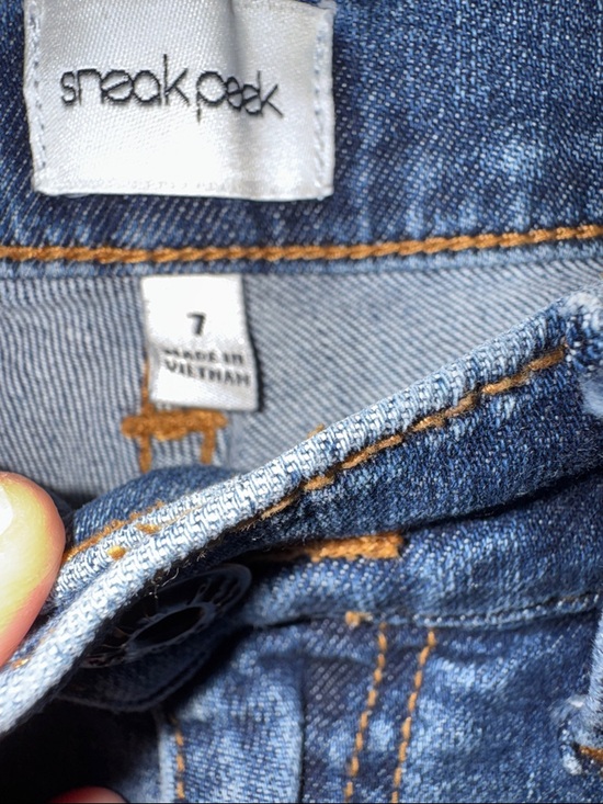 Sneak Peek Blue Denim Wide-Leg Jeans with Floral Embroidery - Picture 3 of 5